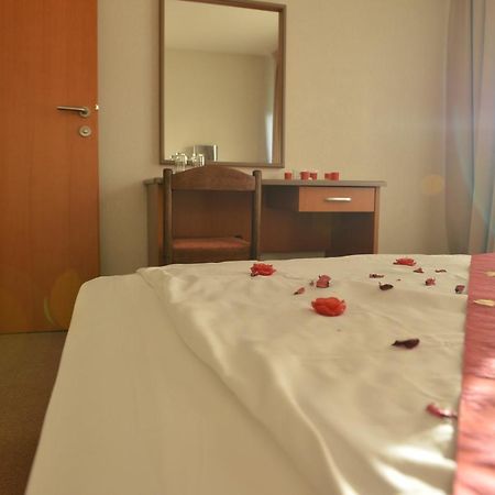 Hotel Bellevue スコピエ エクステリア 写真