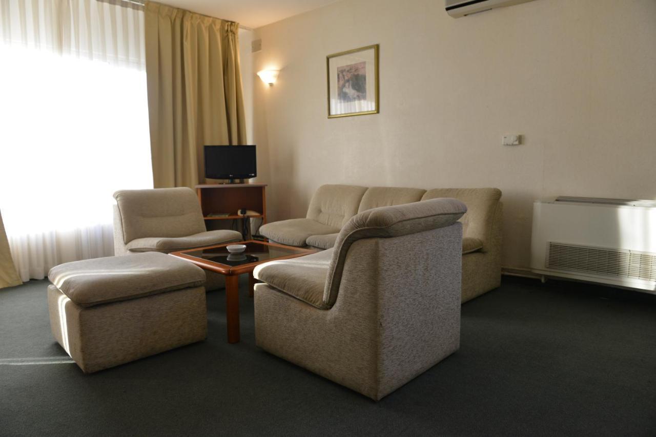Hotel Bellevue スコピエ エクステリア 写真