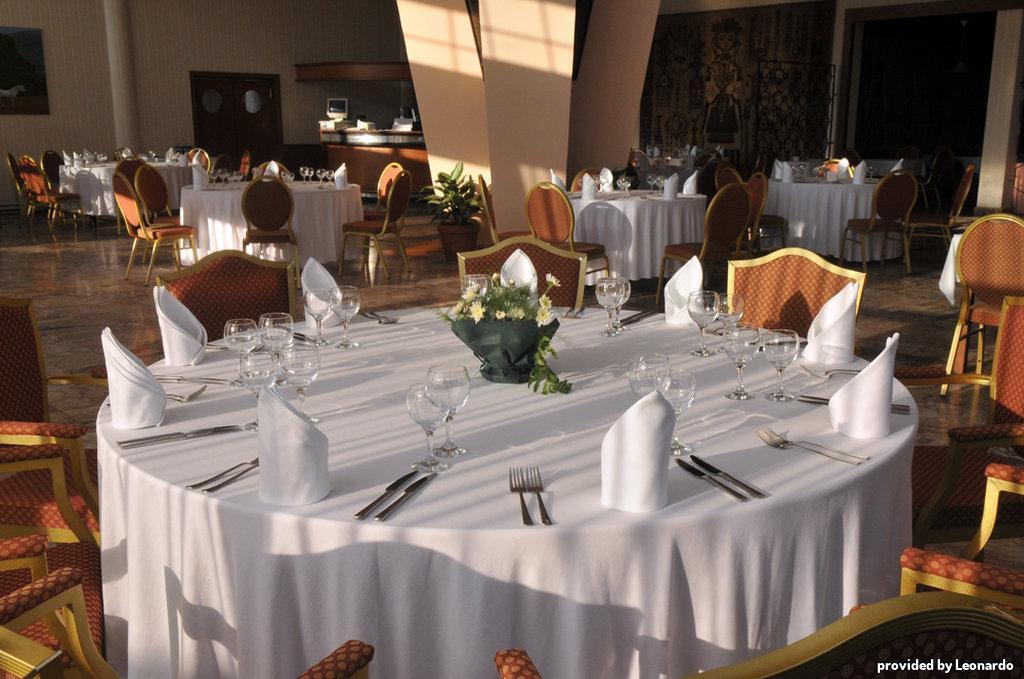 Hotel Bellevue スコピエ レストラン 写真