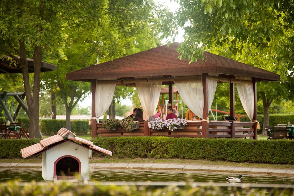 Hotel Bellevue スコピエ エクステリア 写真