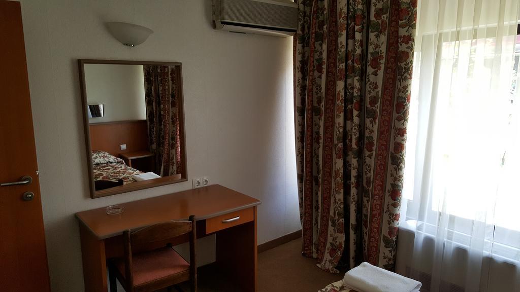Hotel Bellevue スコピエ エクステリア 写真
